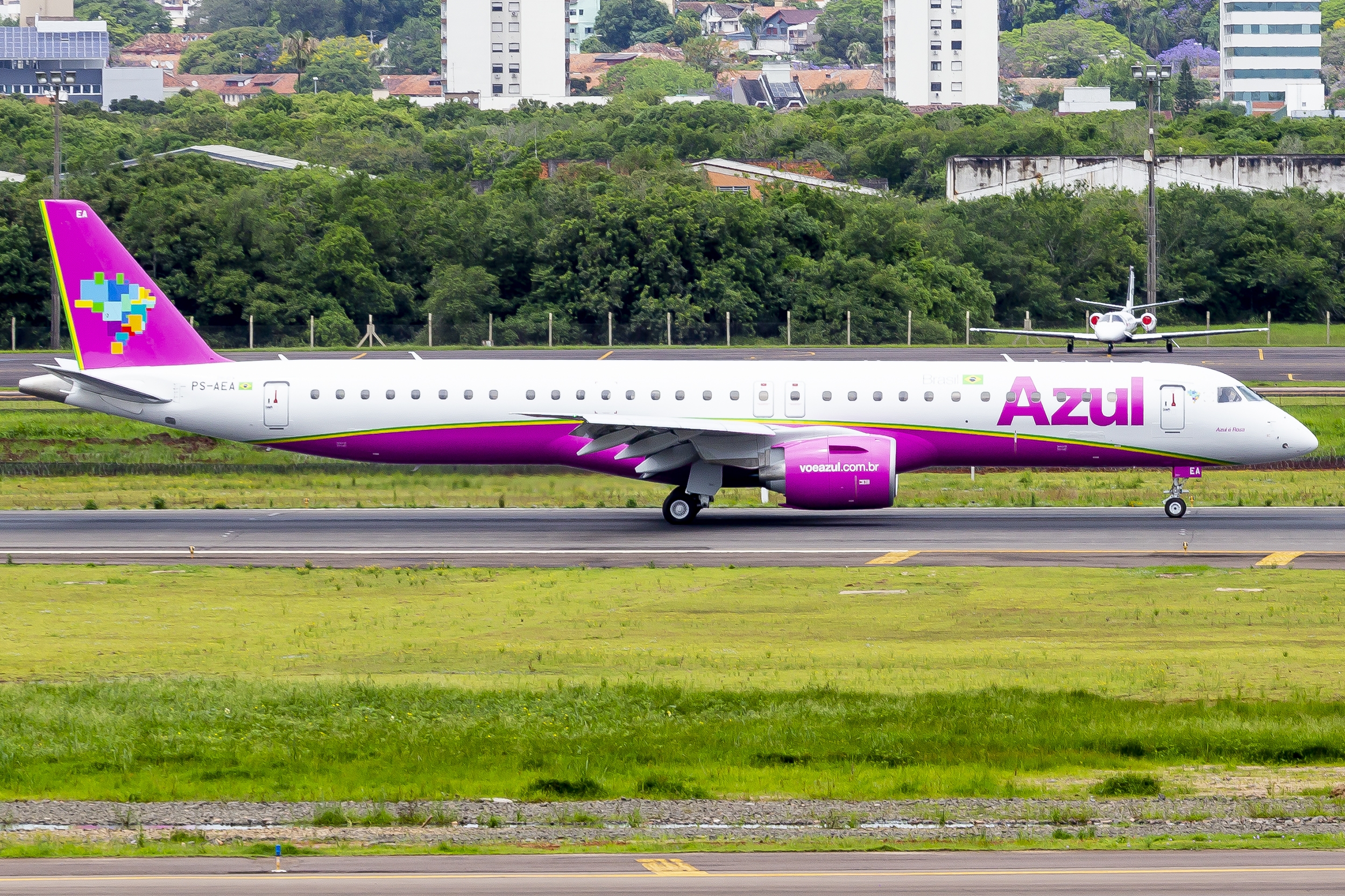 PS-AEA - Embraer 190-400 E2