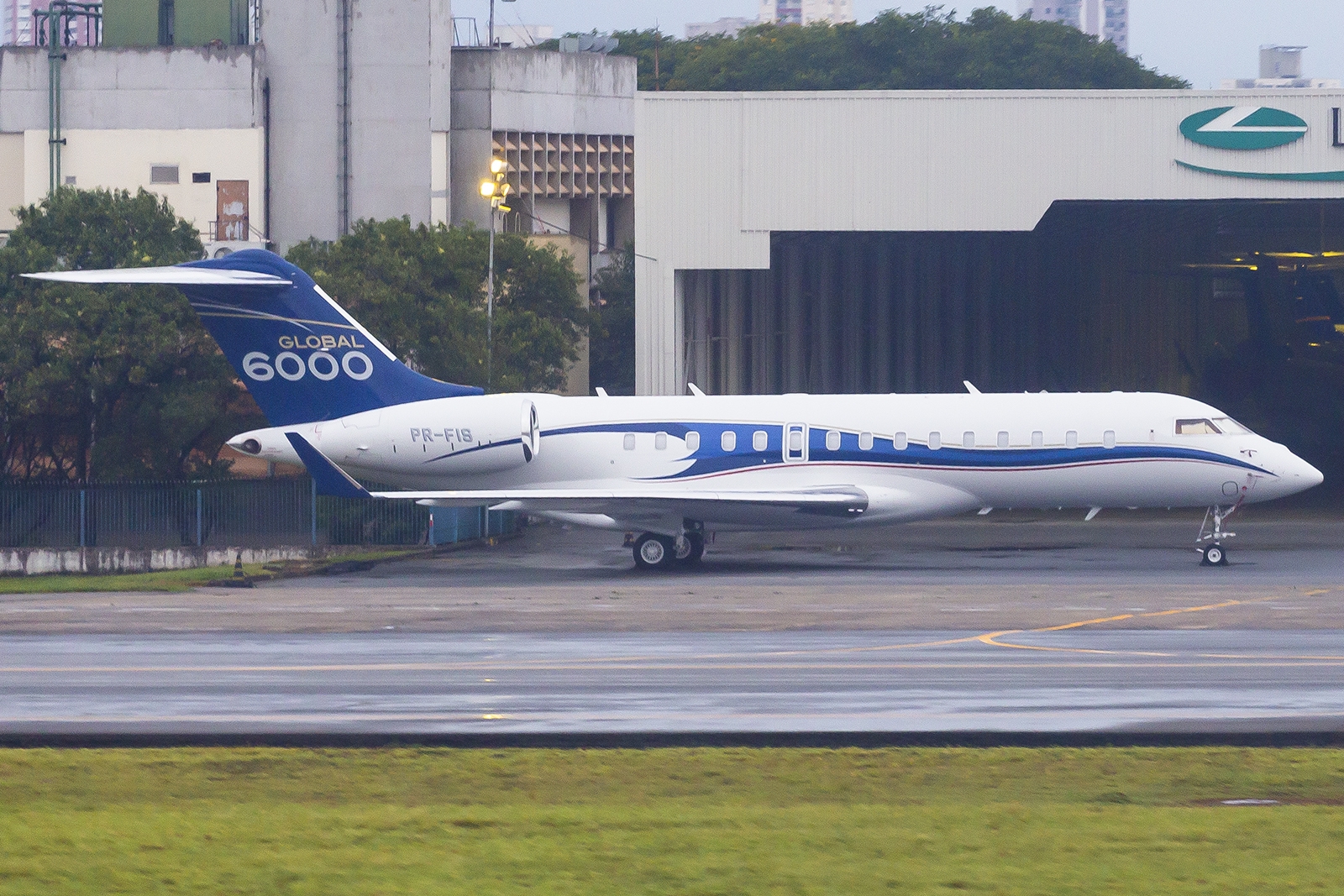 PR-FIS - Bombardier BD-700-1A10