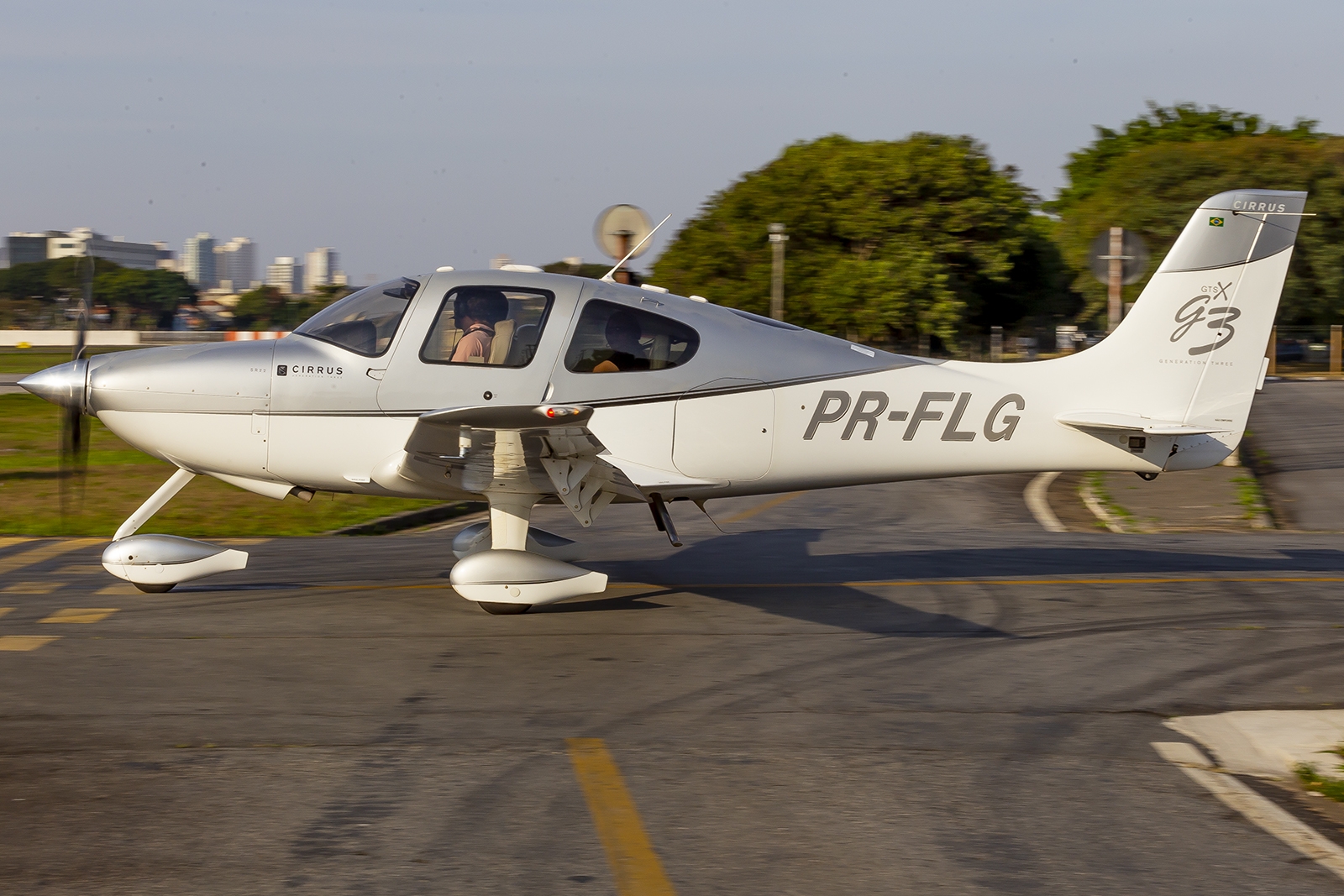 PR-FLG - Cirrus SR22