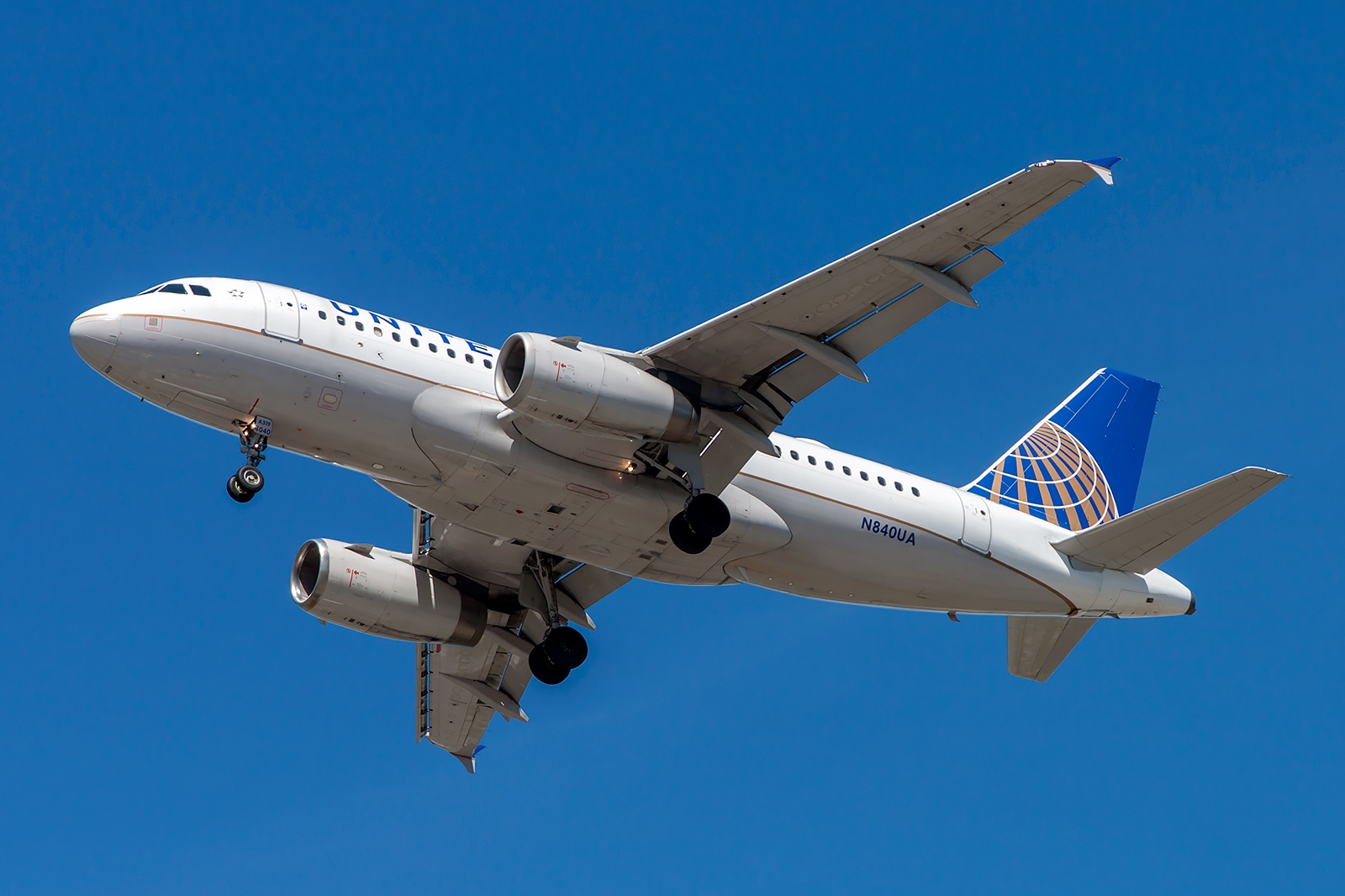 N840UA - Airbus A319