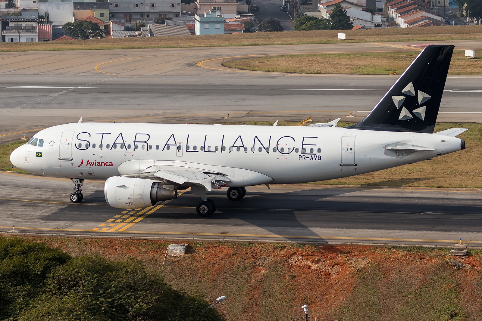 PR-AVB - Airbus A319