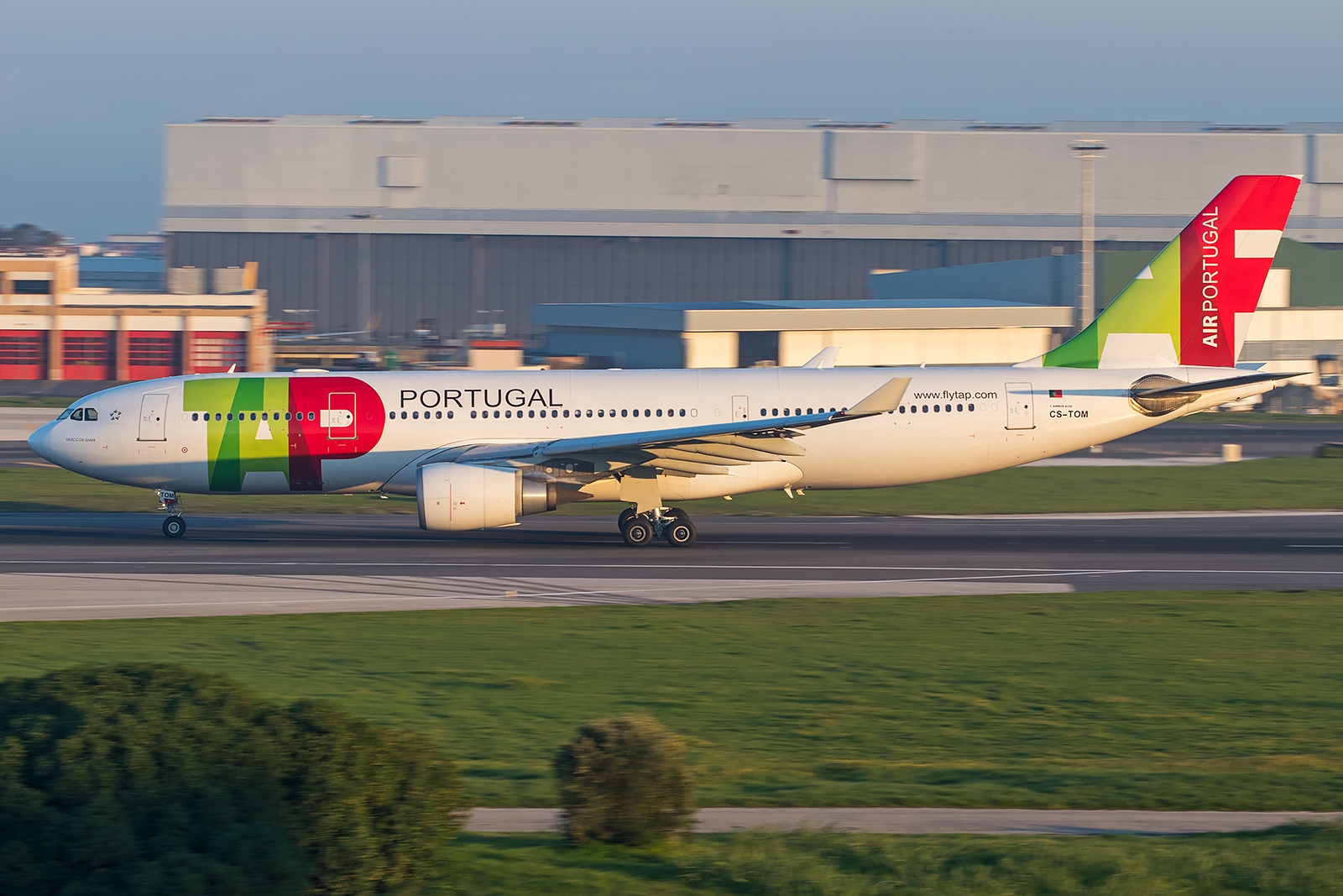 CS-TOM - Airbus A330-200