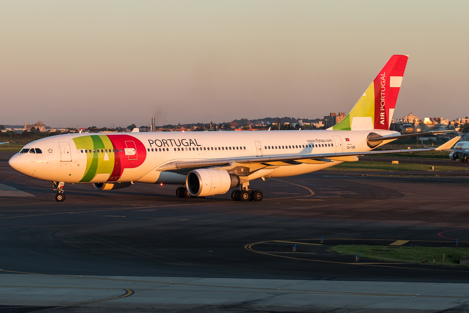 CS-TOR - Airbus A330-200