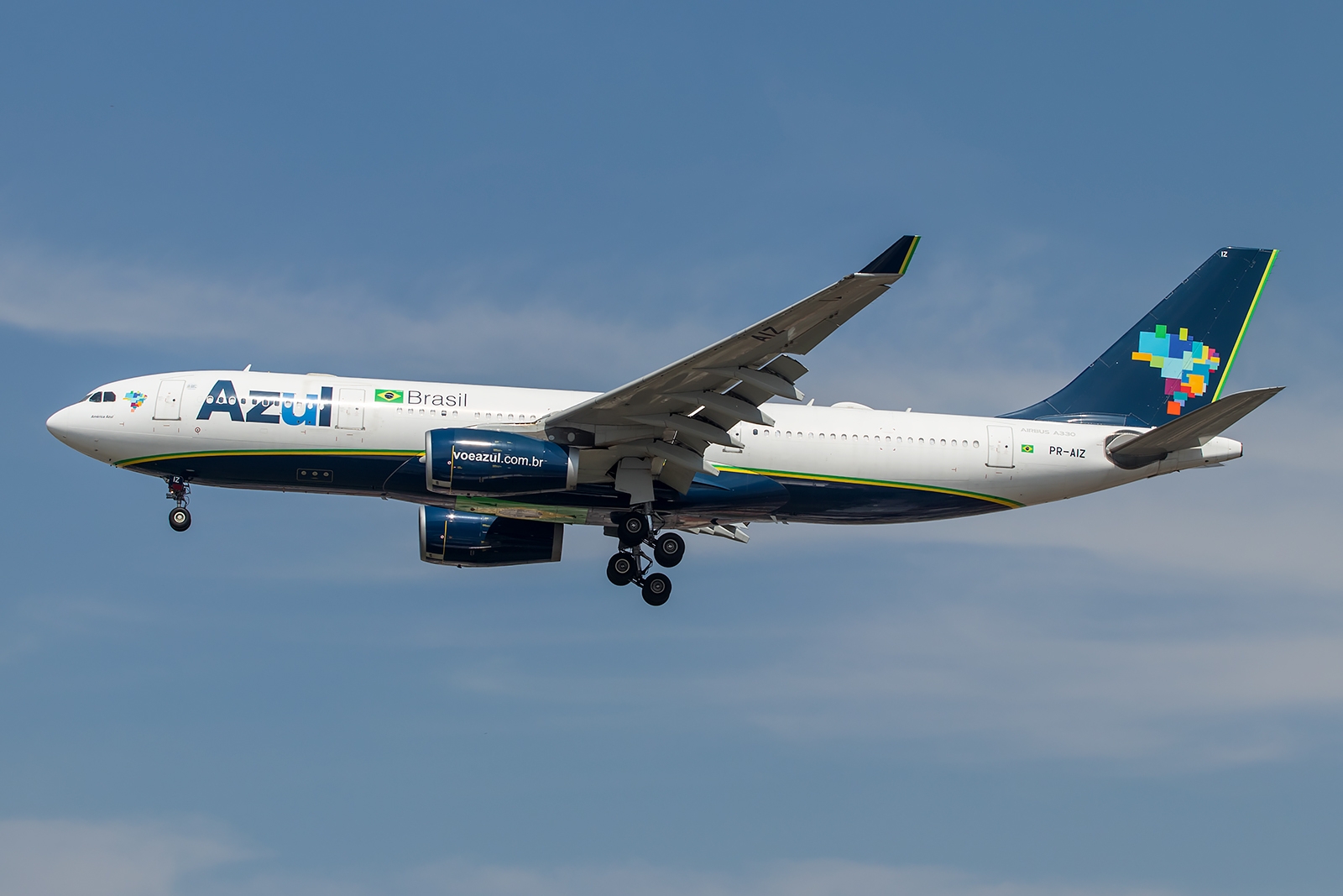 PR-AIZ - Airbus A330-200