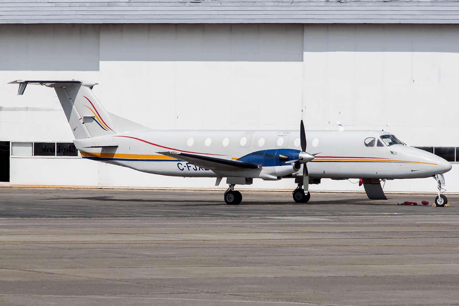 C-FJXL - Beech 1900