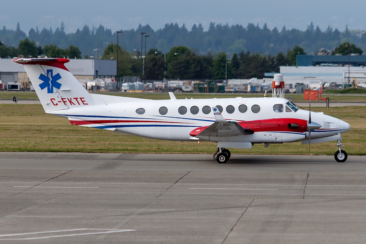 C-FKTE - Beechcraft B300 King Air 350