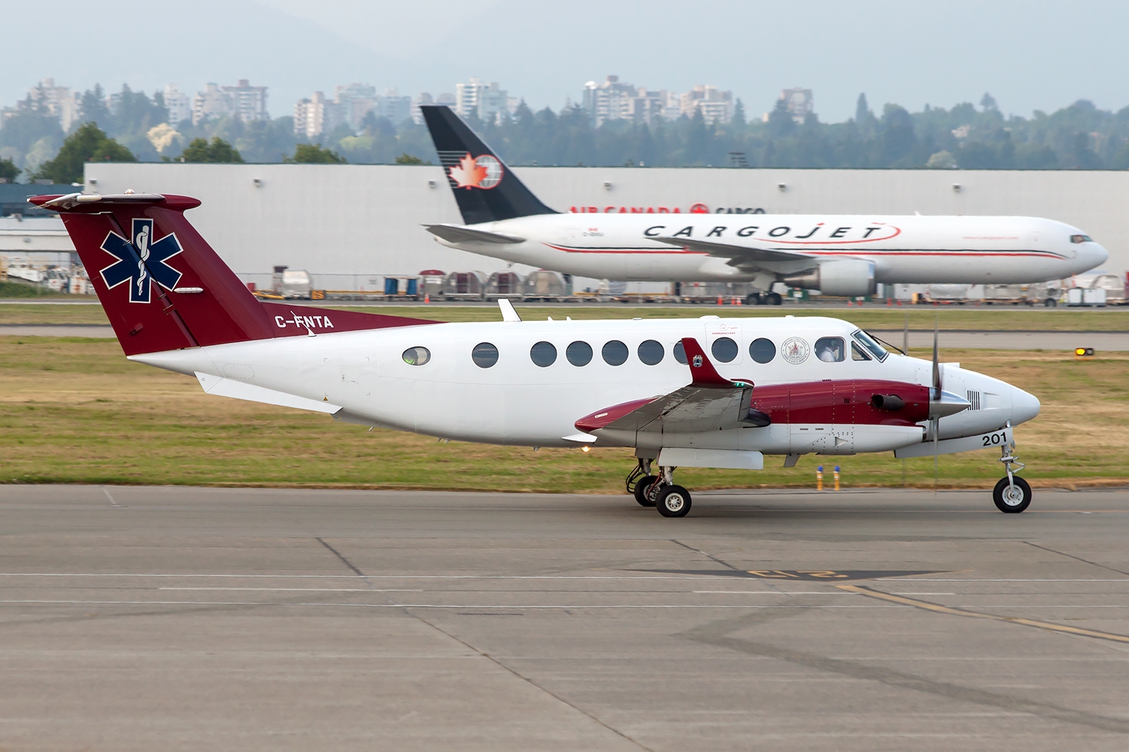 C-FNTA - Beechcraft B300 King Air 350