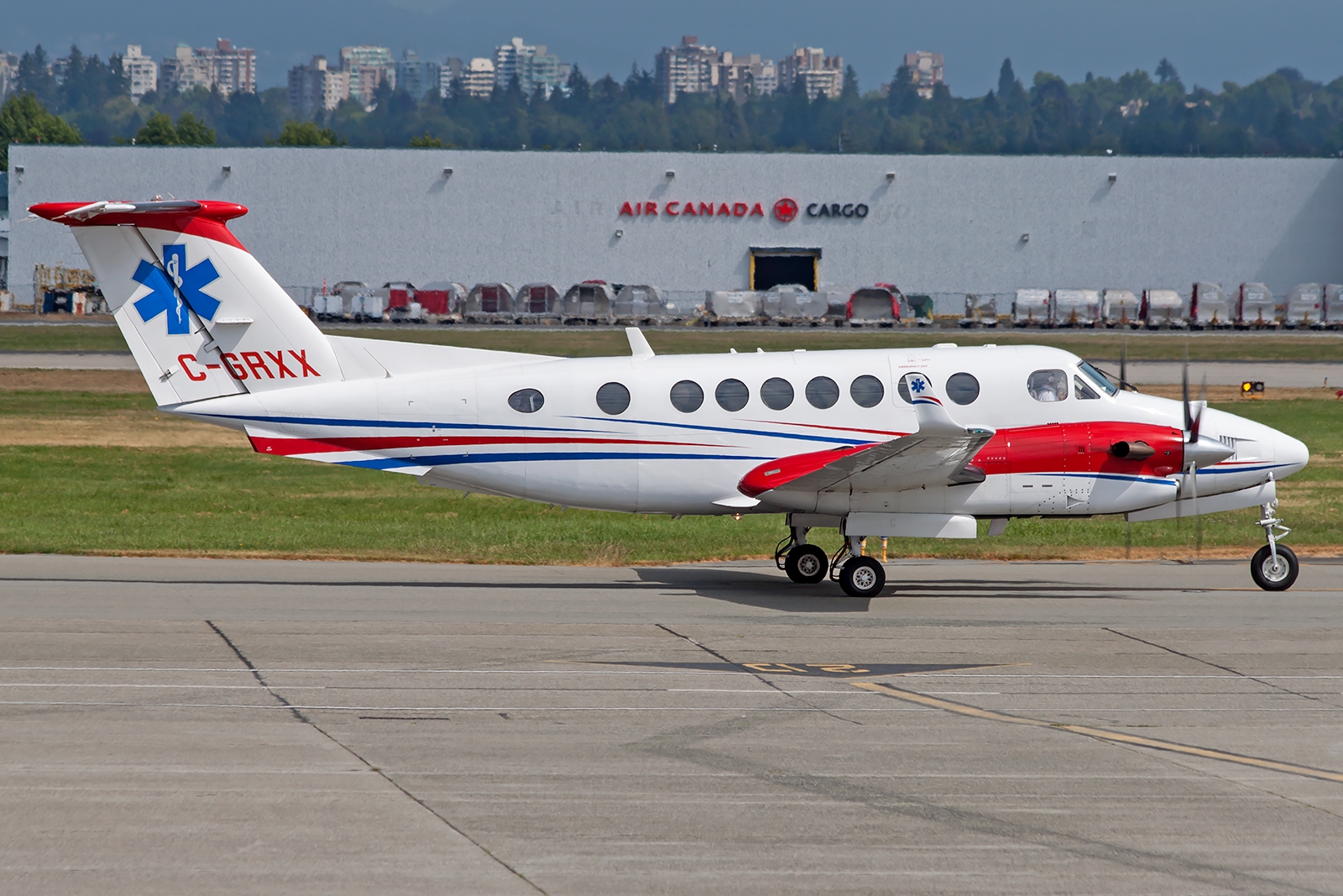 C-GRXX - Beechcraft B300 King Air 350