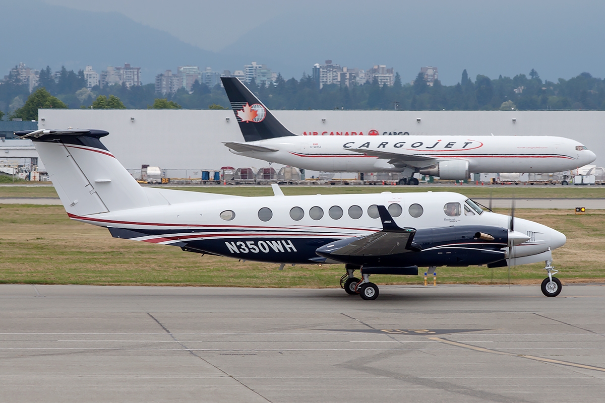 N350WH - Beechcraft B300 King Air 350