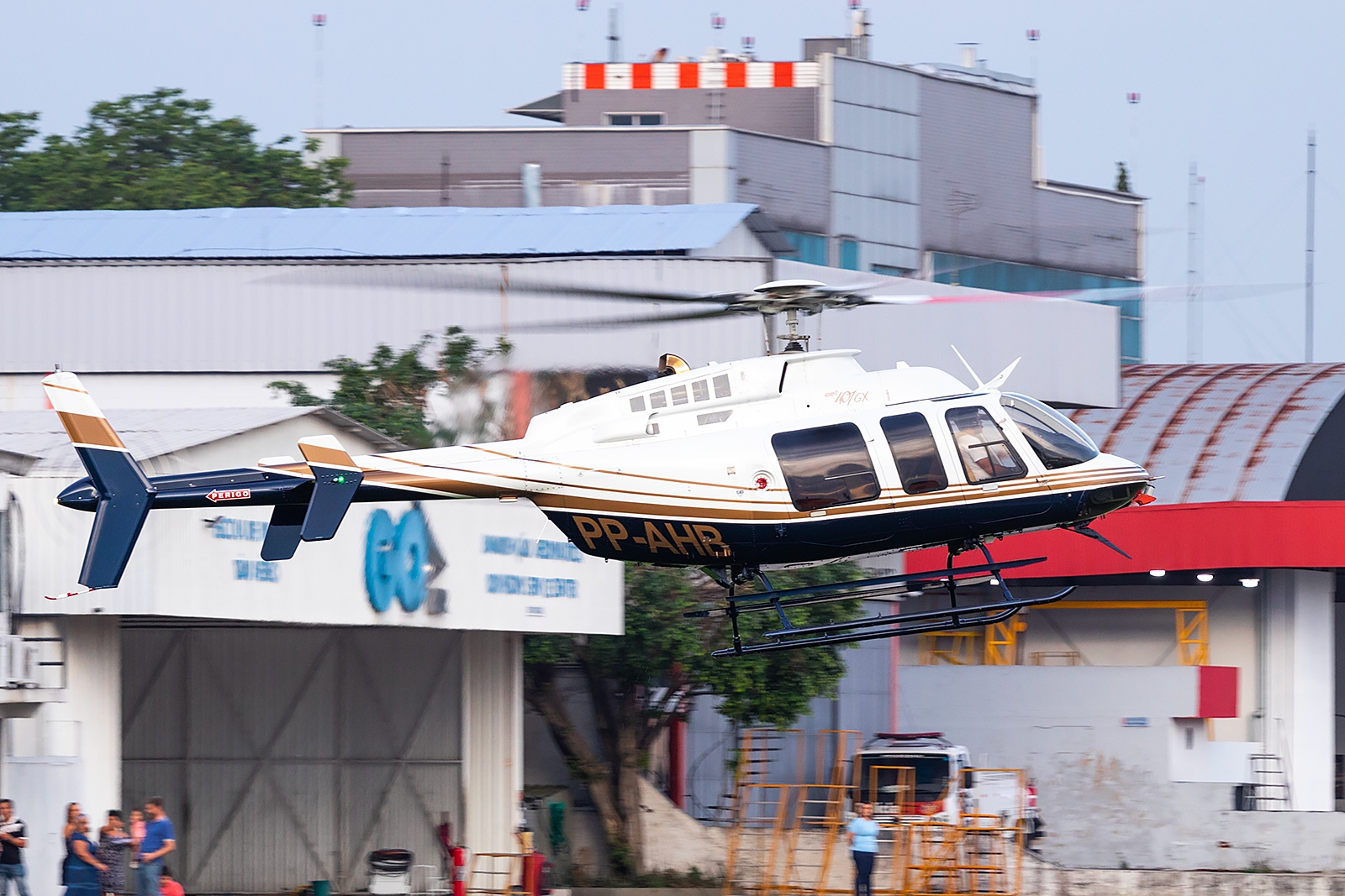 PP-AHB - BELL 407