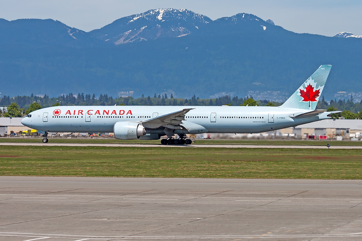 C-FNNQ - Boeing 777-300ER