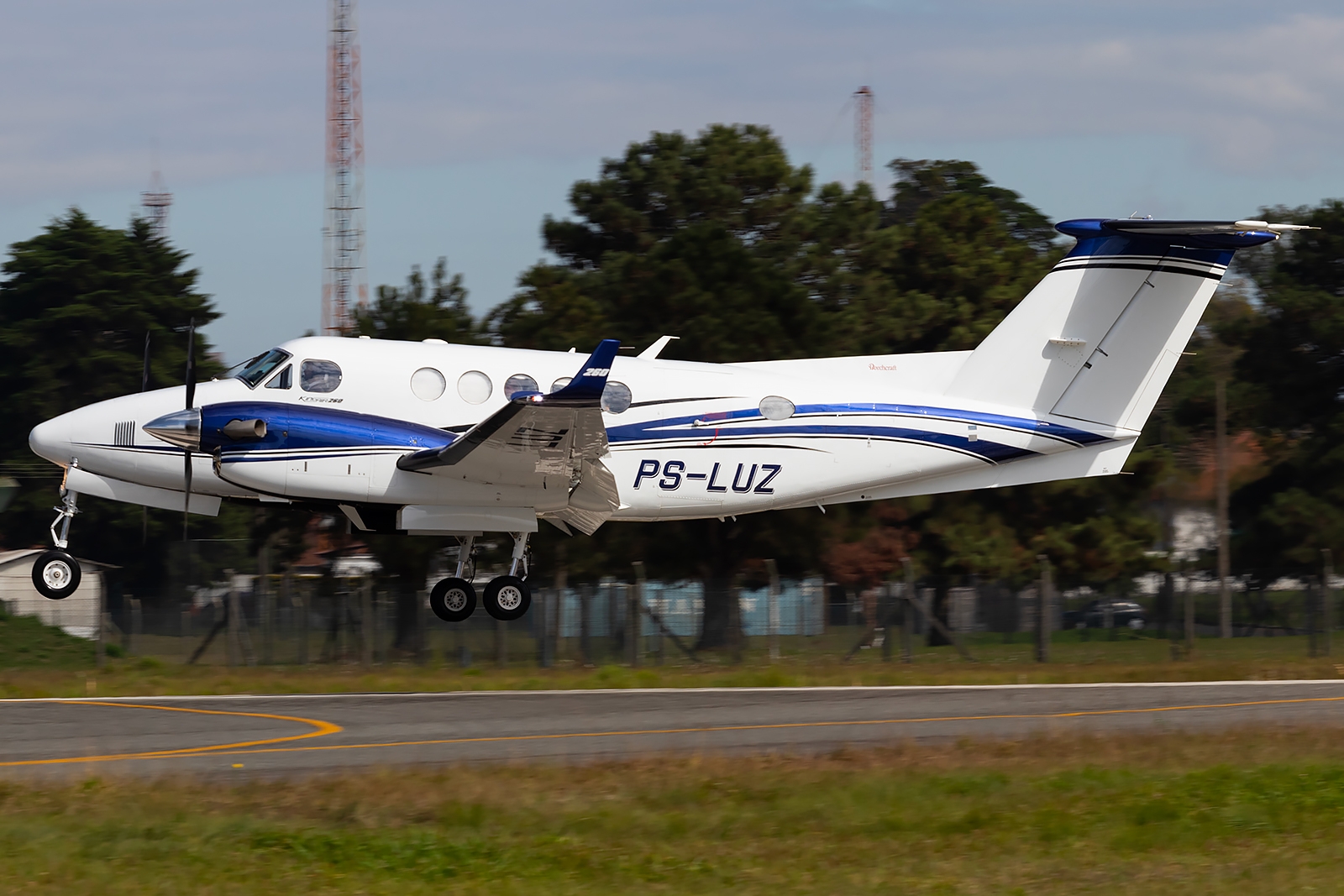 PS-LUZ - Beechcraft B200GT King Air 260