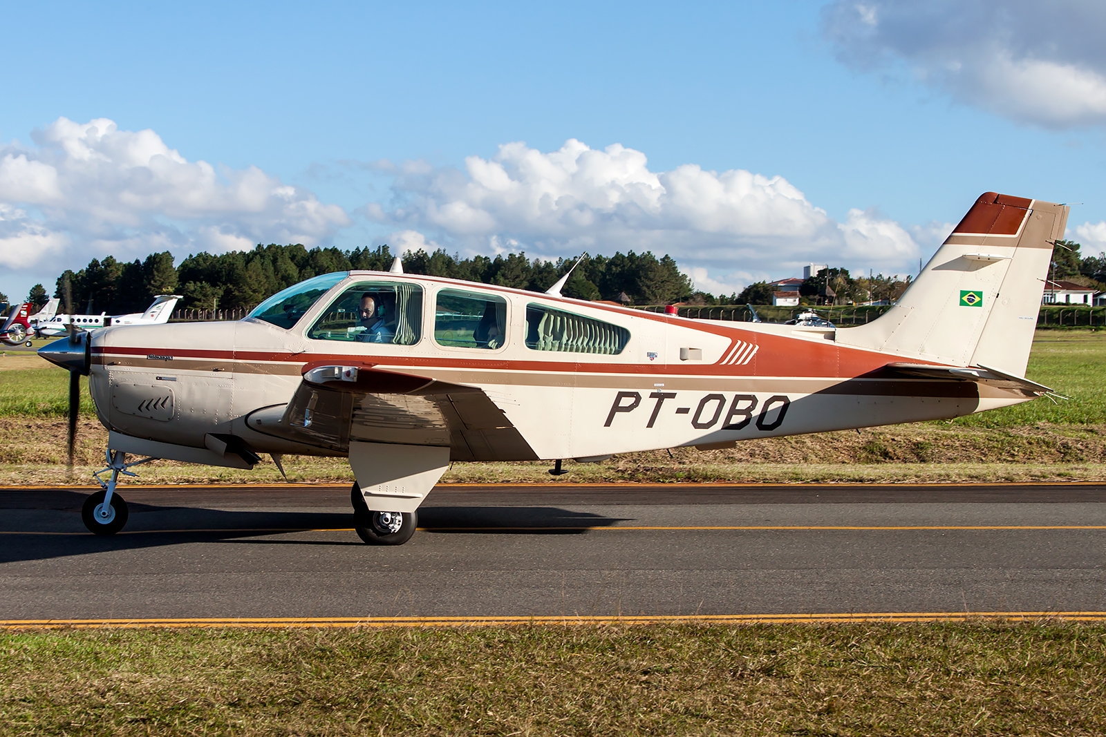 PT-OBO - Beechcraft F33A Bonanza