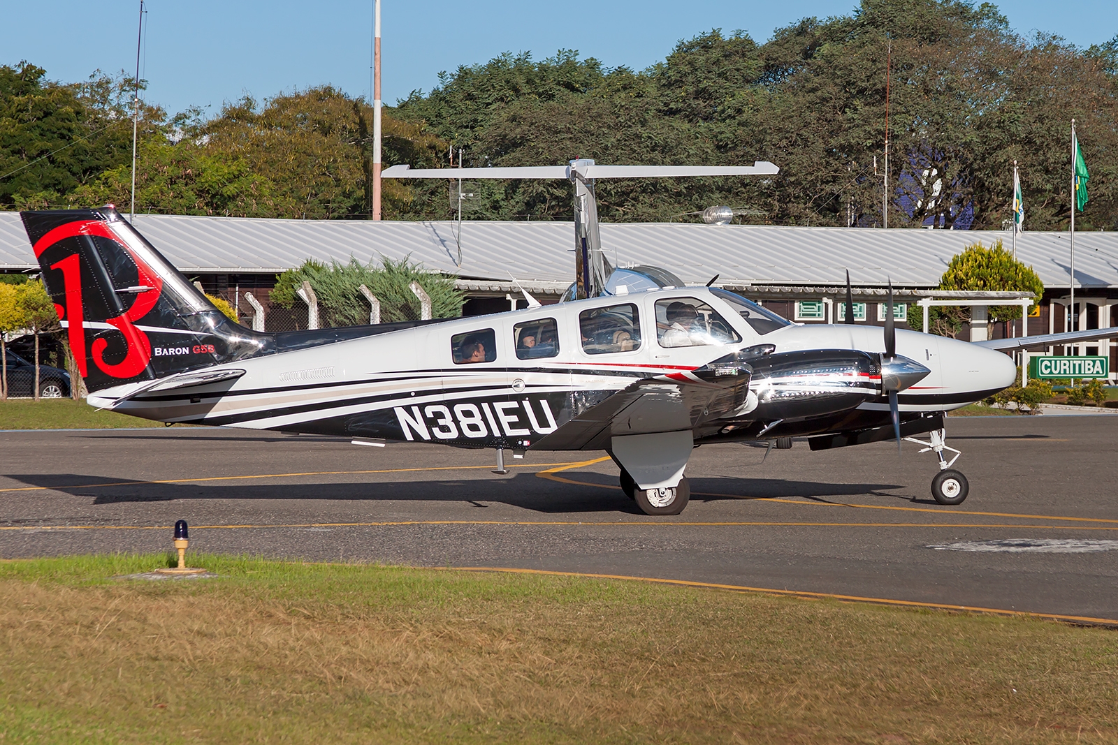 N381EU - Beechcraft G58 Baron