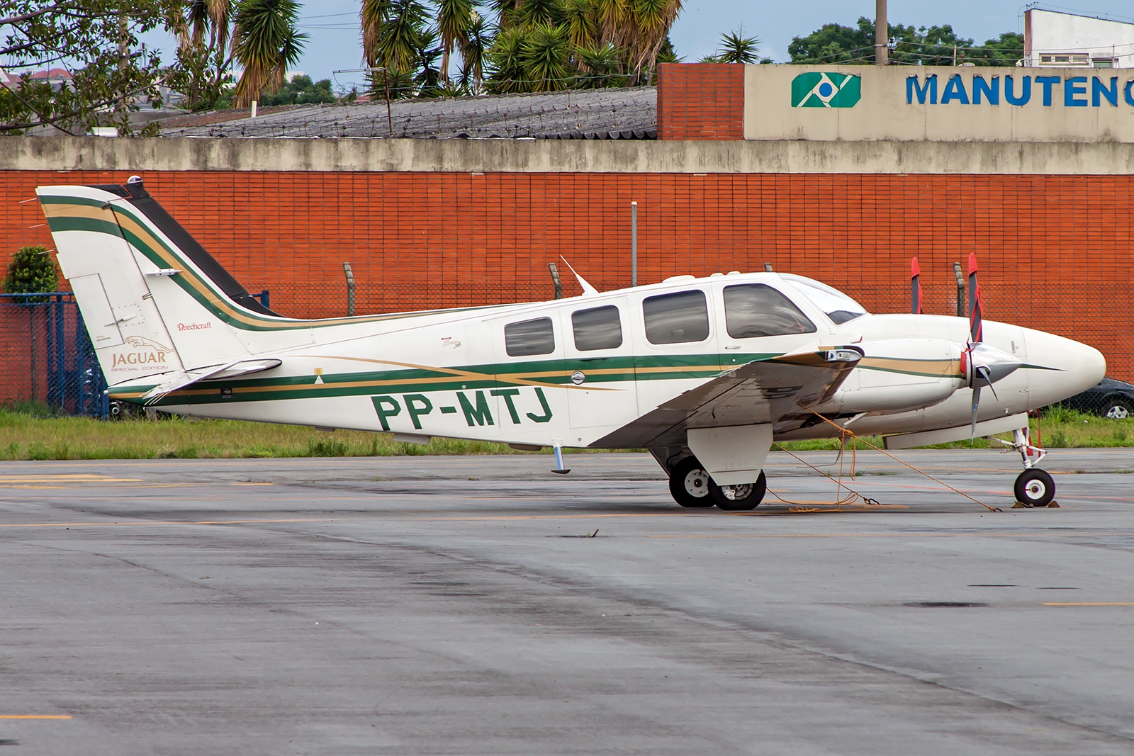 PP-MTJ - Beechcraft 58 Baron