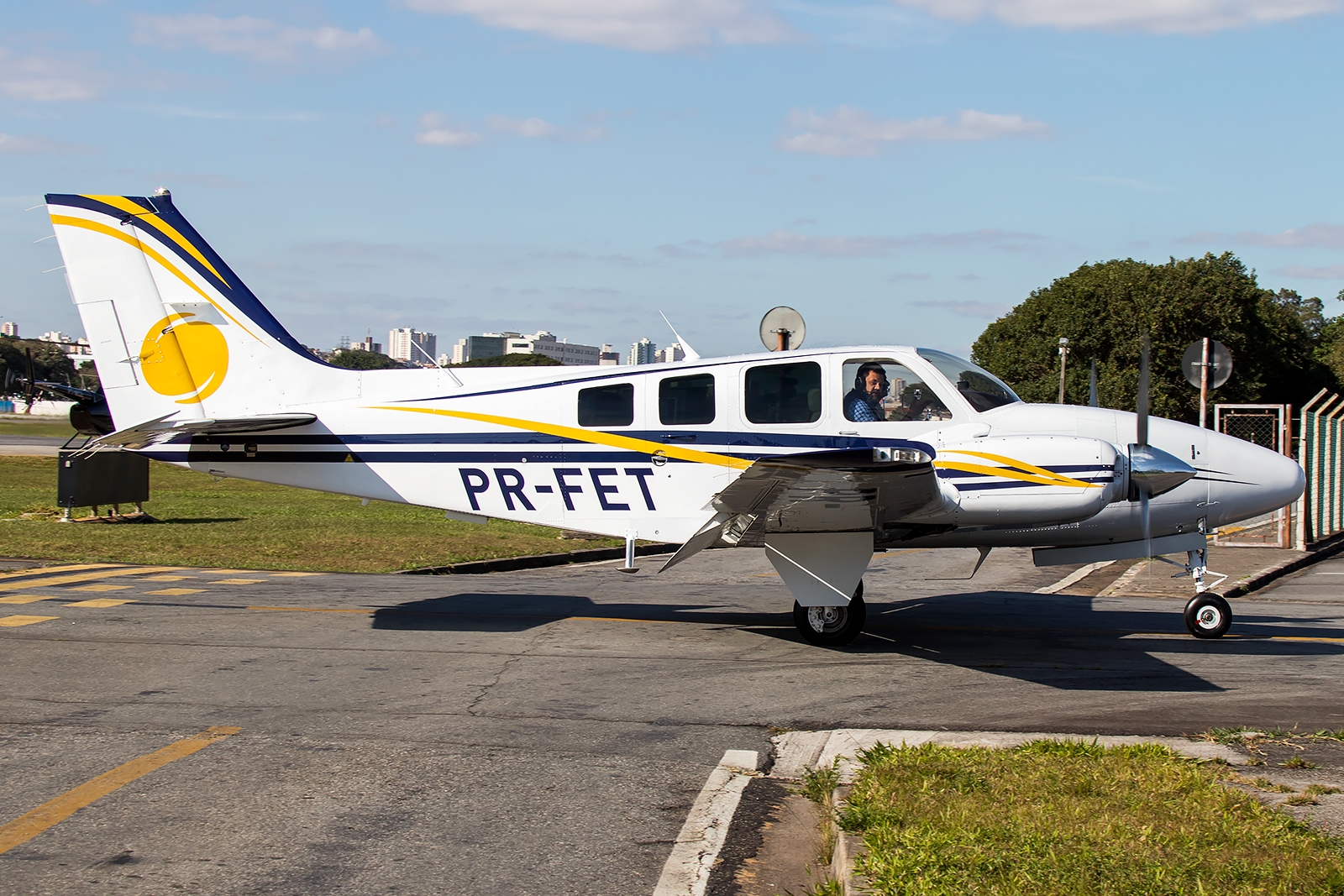 PR-FET - Beechcraft 58 Baron