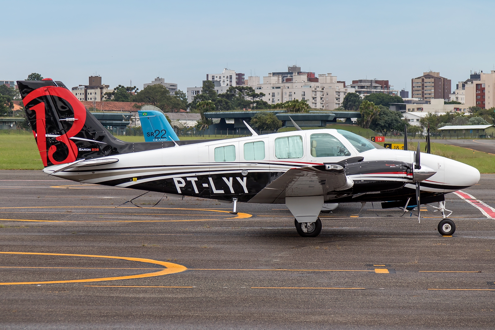 PT-LYY - Beechcraft 58 Baron