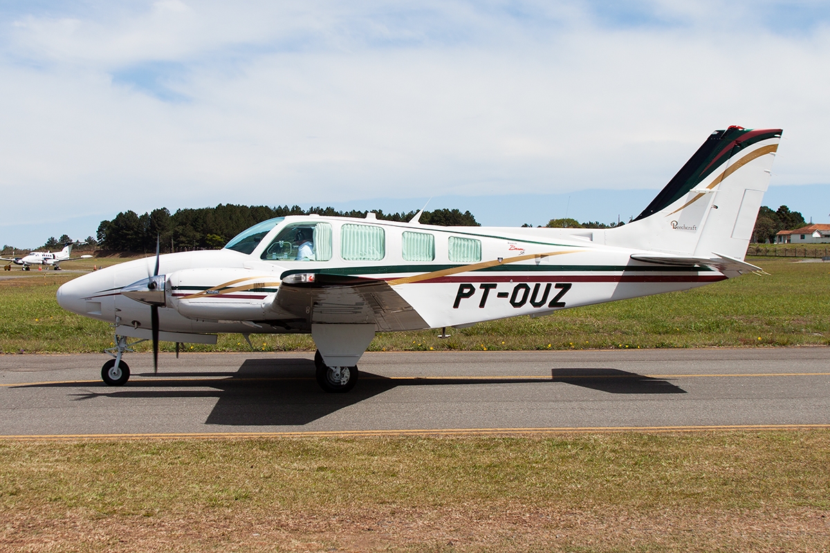 PT-OUZ - Beechcraft 58 Baron