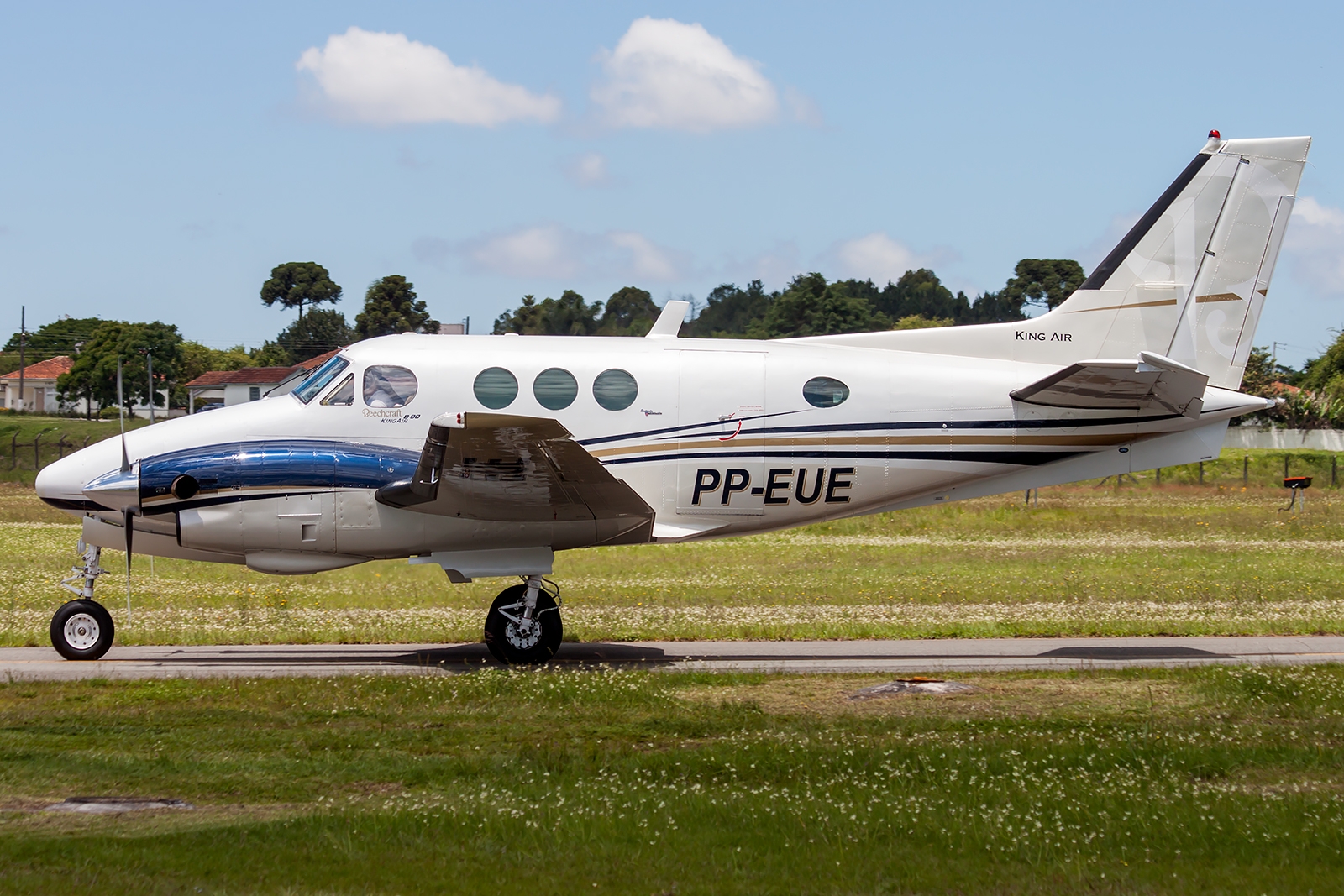 PP-EUE - Beechcraft B90 King Air