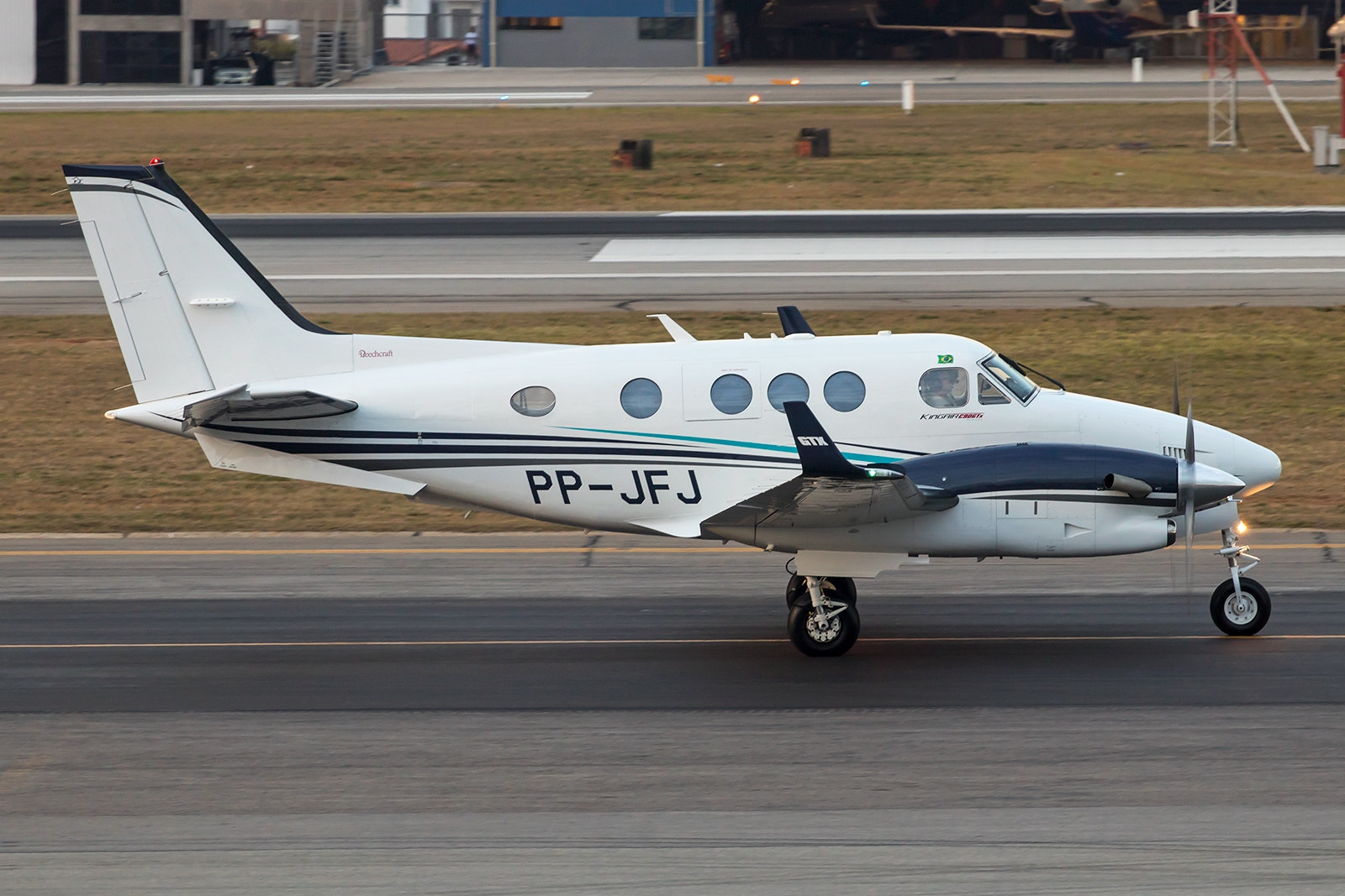 PP-JFJ - Beechcraft C90GTi King Air