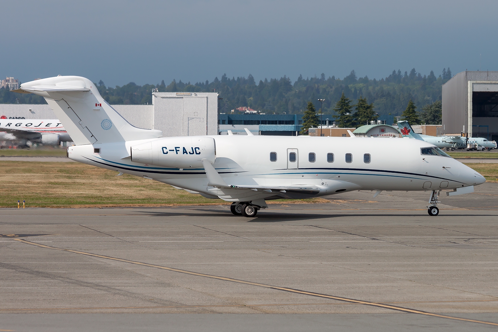 C-FAJC - Bombardier BD-100-1A10 Challenger 300