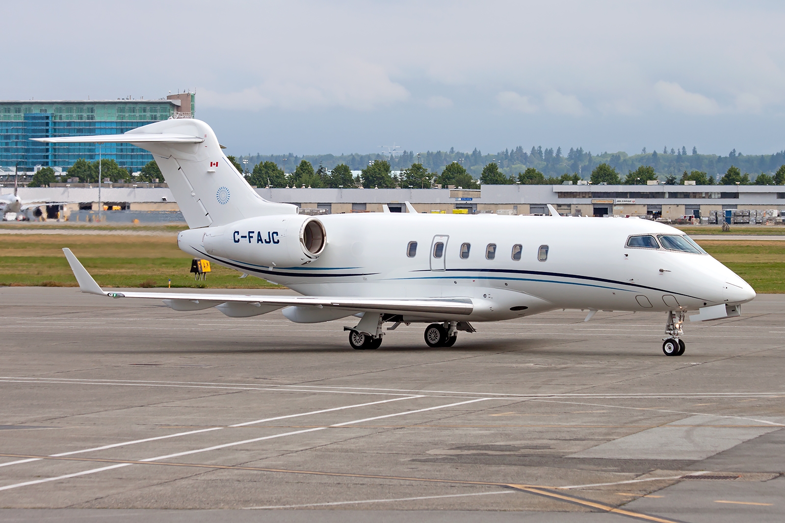 C-FAJC - Bombardier BD-100-1A10 Challenger 300