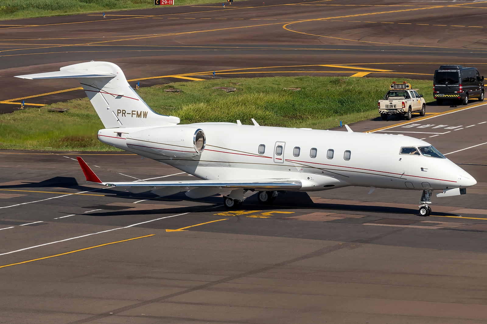 PR-FMW - Bombardier BD-100-1A10 Challenger 300