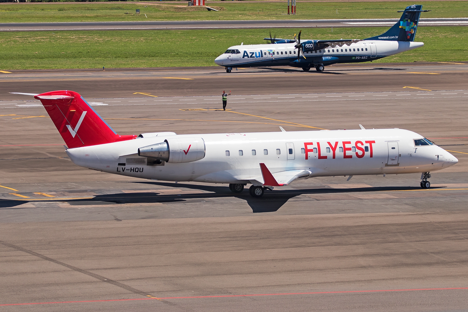 LV-HQU - Bombardier CRJ-200