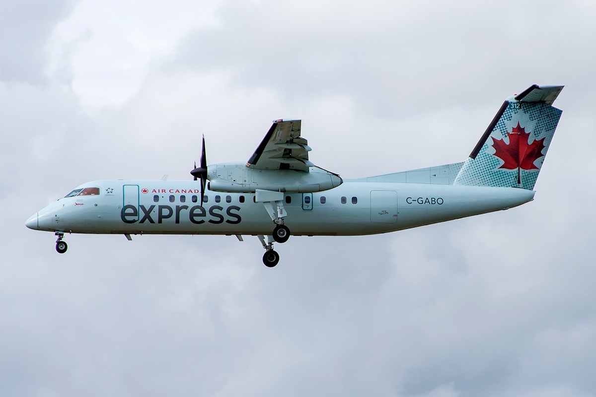 C-GABO - Bombardier Dash 8-300