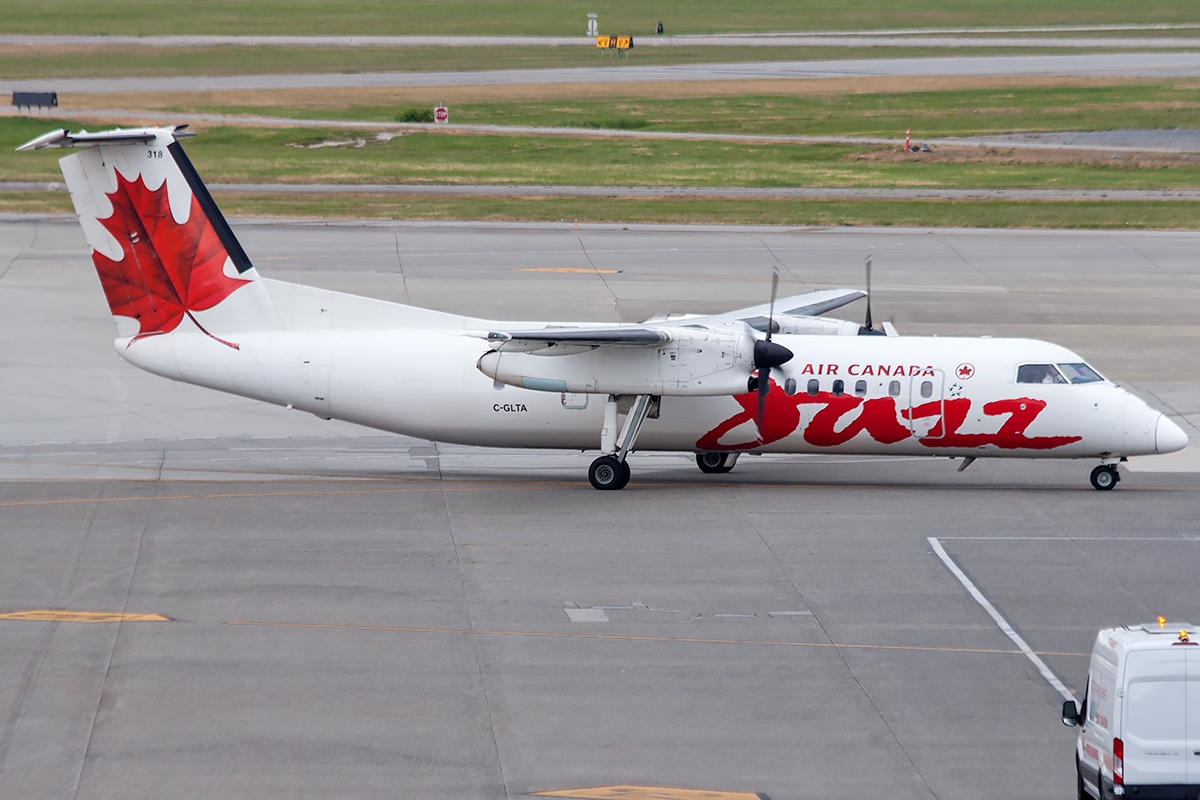 C-GLTA - Bombardier Dash 8-300