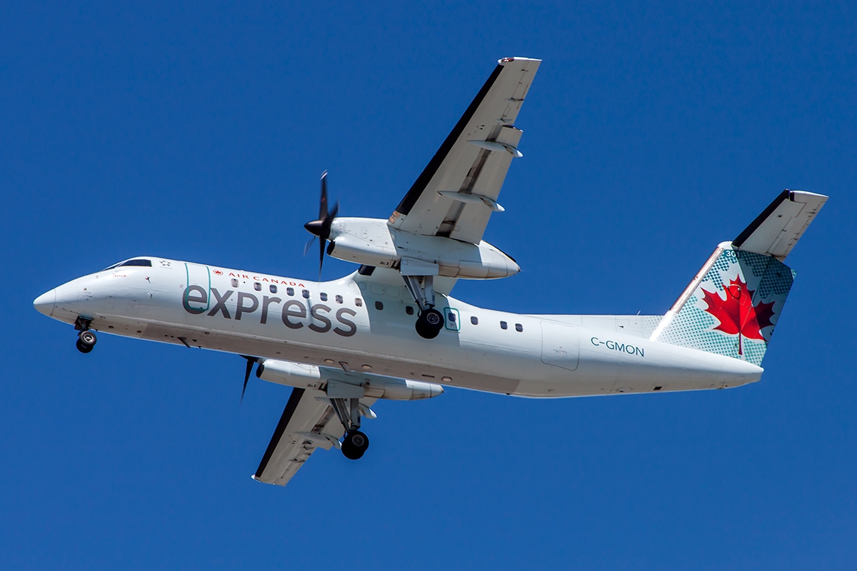 C-GMON - Bombardier Dash 8-300