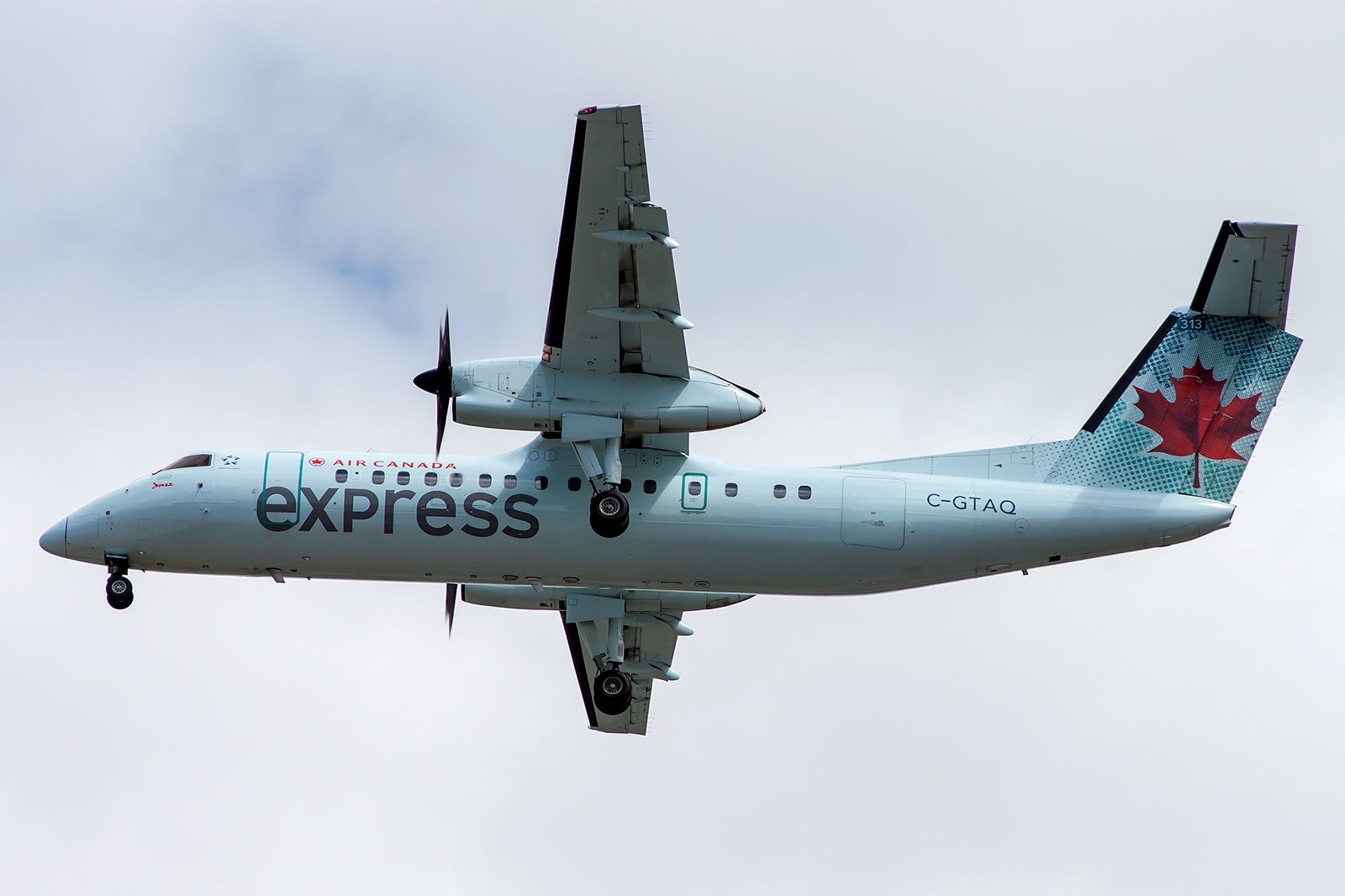 C-GTAQ - Bombardier Dash 8-300