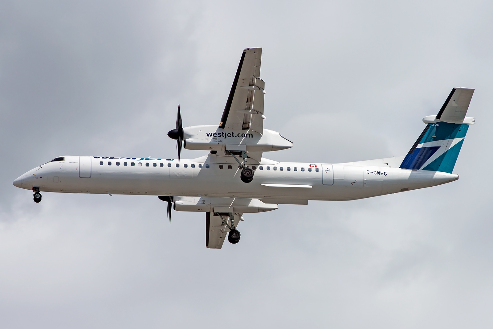 C-GWEG - Bombardier Dash 8-Q400