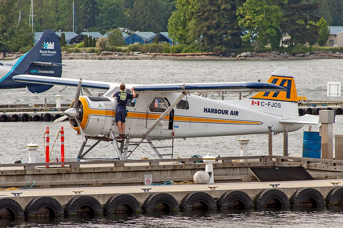 C-FJOS - De Havilland Canada DHC-2 Mk1 Beaver