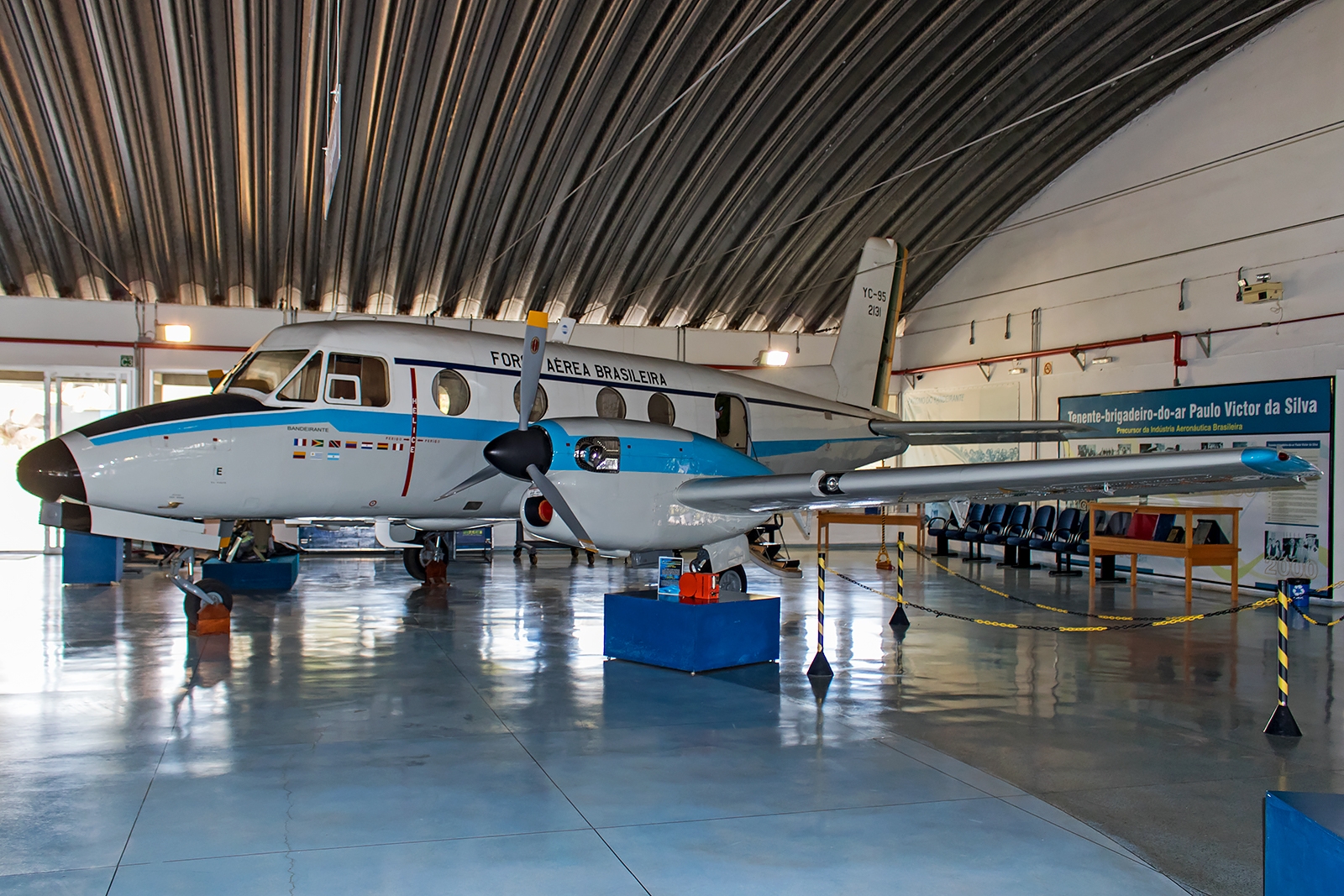 FAB2131 - Embraer YC-95 Bandeirante