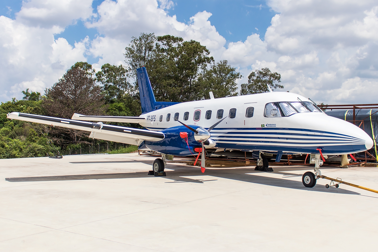 PT-SFS - Embraer EMB-110 Bandeirante