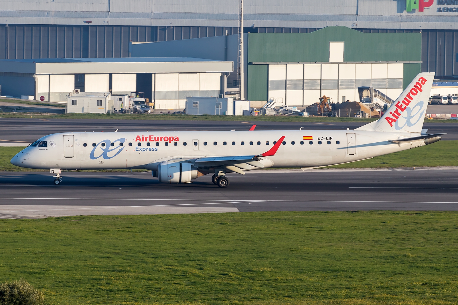 EC-LIN - Embraer 190-200