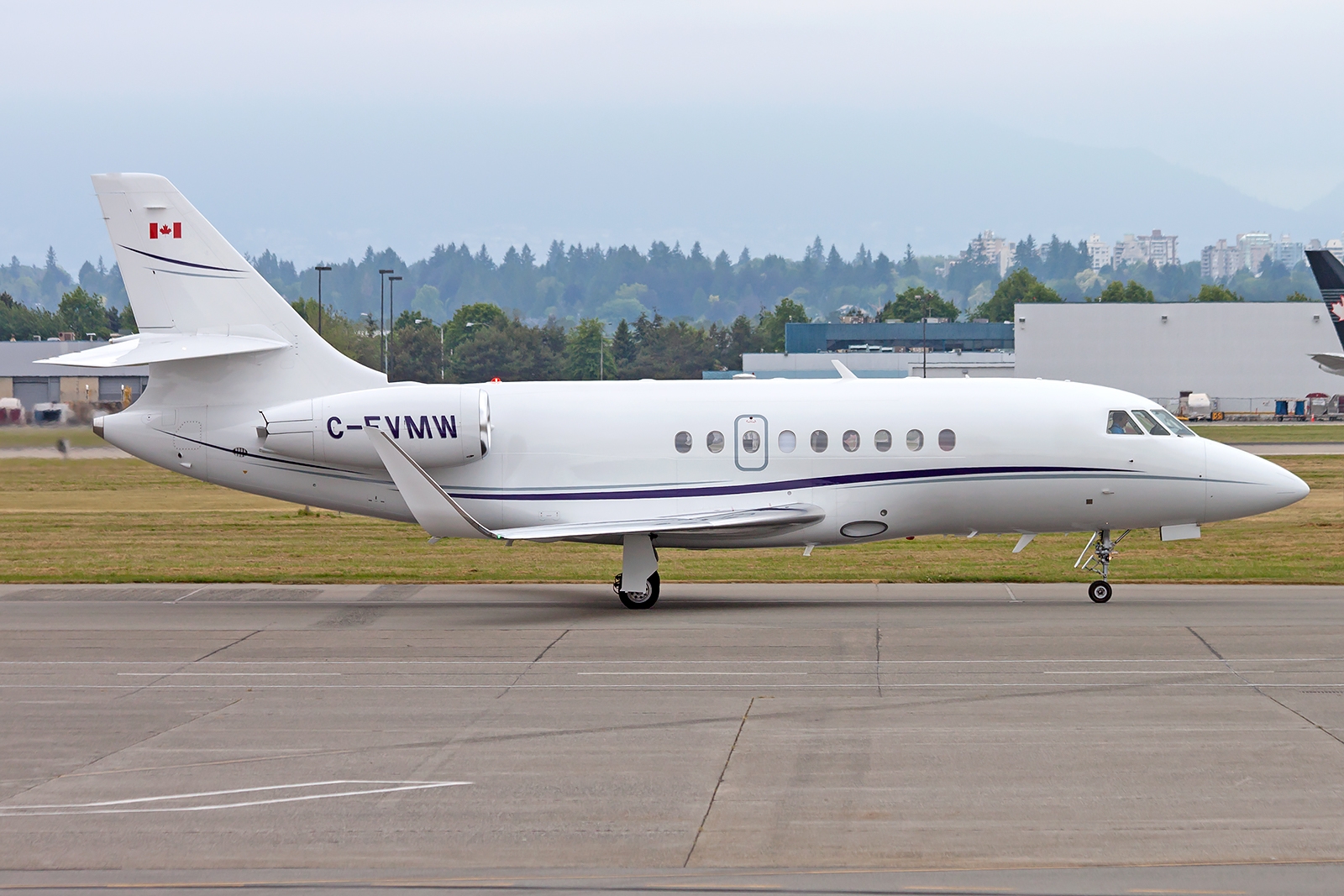 C-FVMW - Dassault Falcon 2000LX