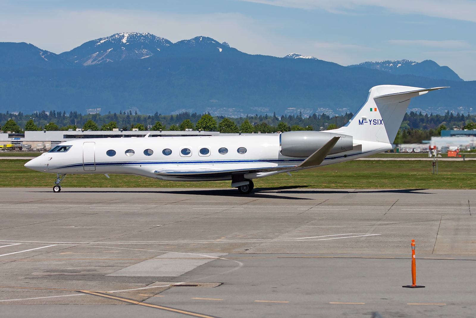 M-YSIX - Gulfstream G650