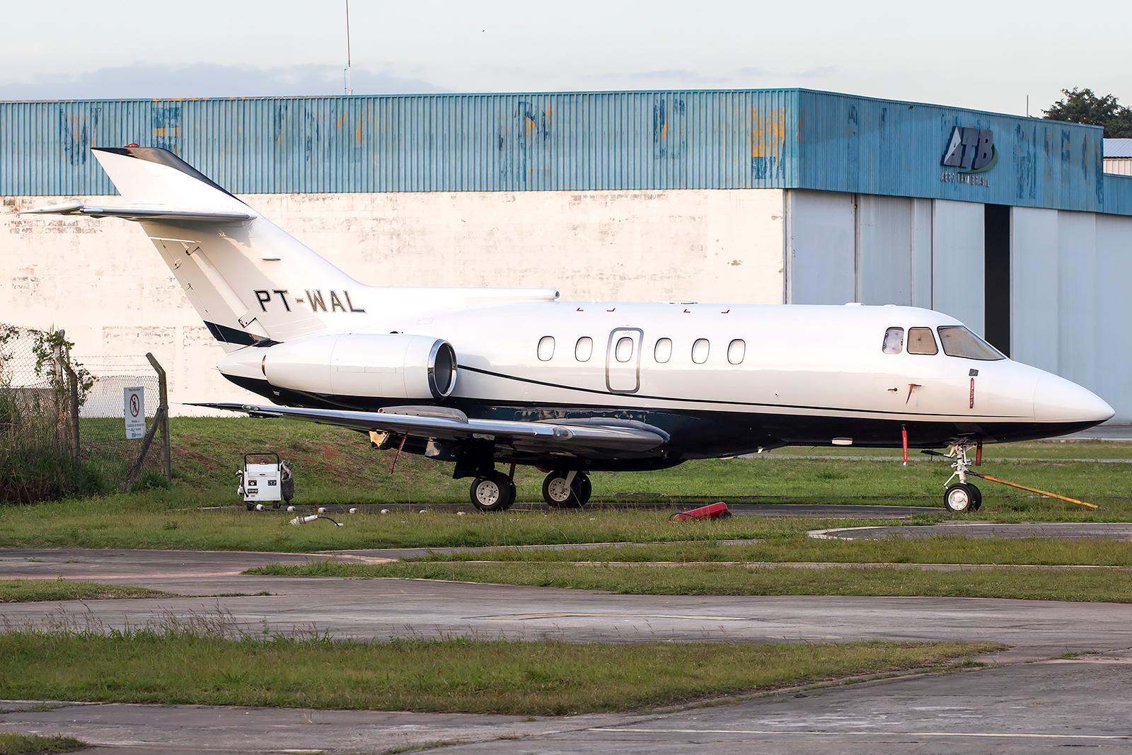 PT-WAL - Raytheon Hawker 800