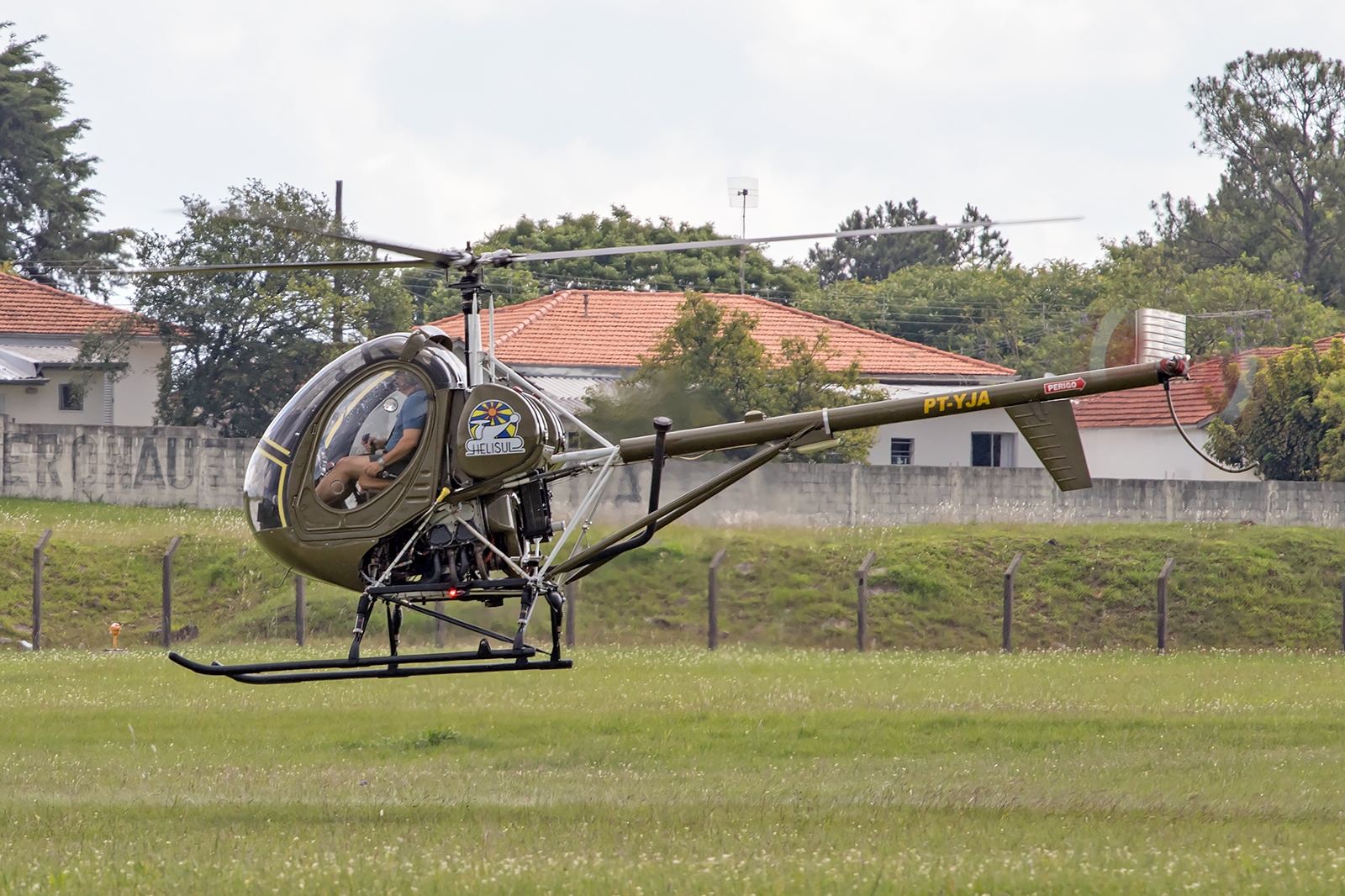 PT-YJA - Schweizer 269C-1