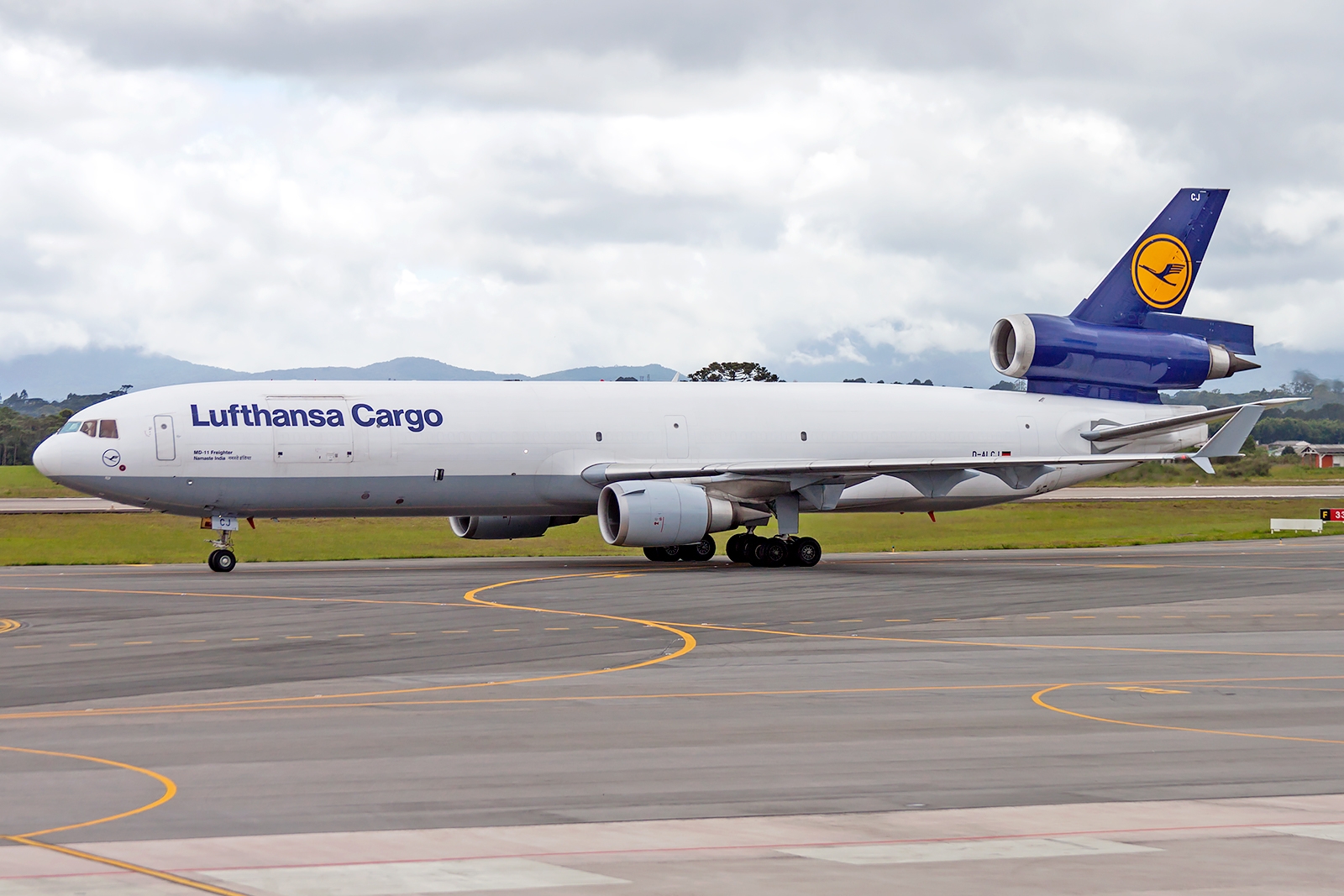 D-ALCJ - McDonnell Douglas MD-11(F)