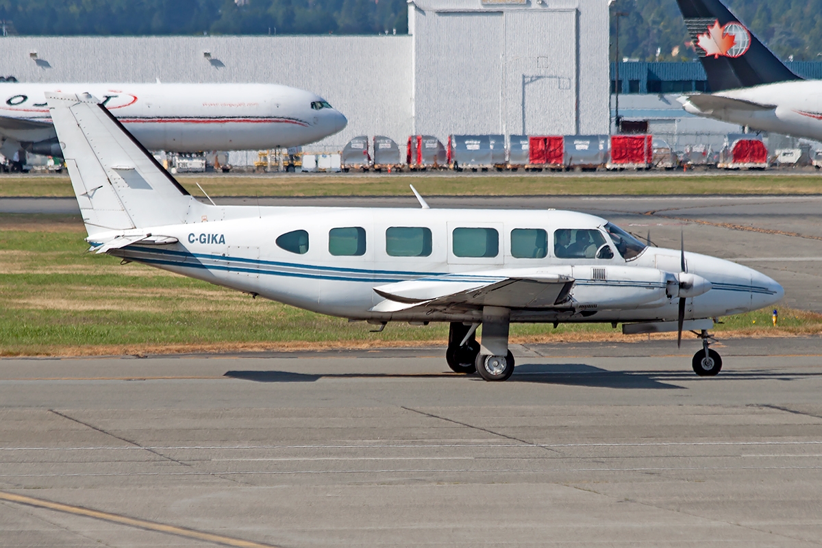 C-GIKA - Piper PA-31-350 Navajo Chieftain