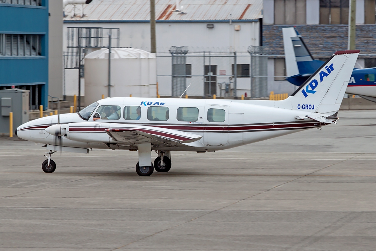 C-GROJ - Piper PA-31-350 Navajo Chieftain