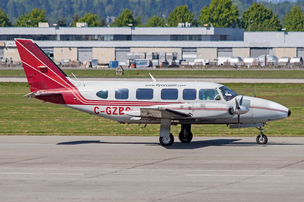 C-GZBO - Piper PA-31-350 Navajo Chieftain