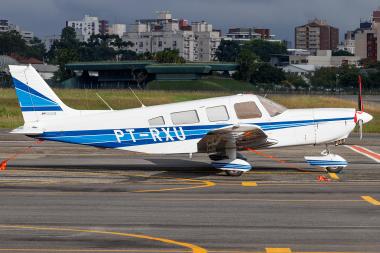 PT-RXU - Embraer EMB-720 Minuano