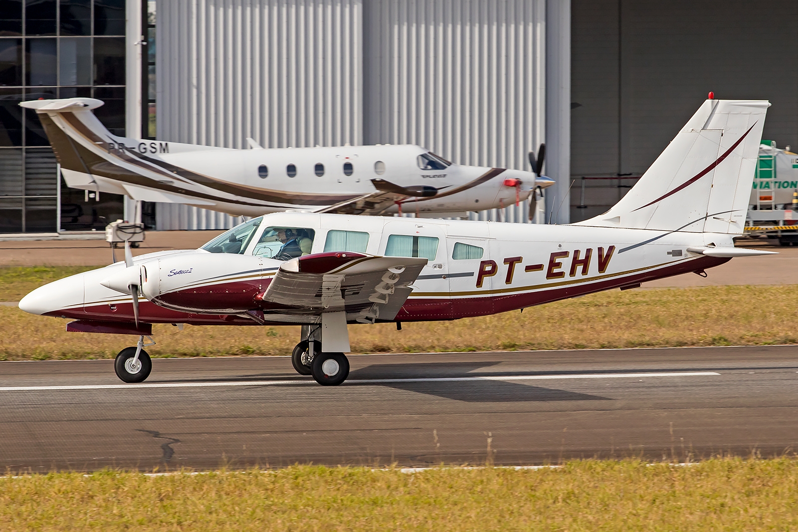 PT-EHV - Embraer EMB-810C Seneca II