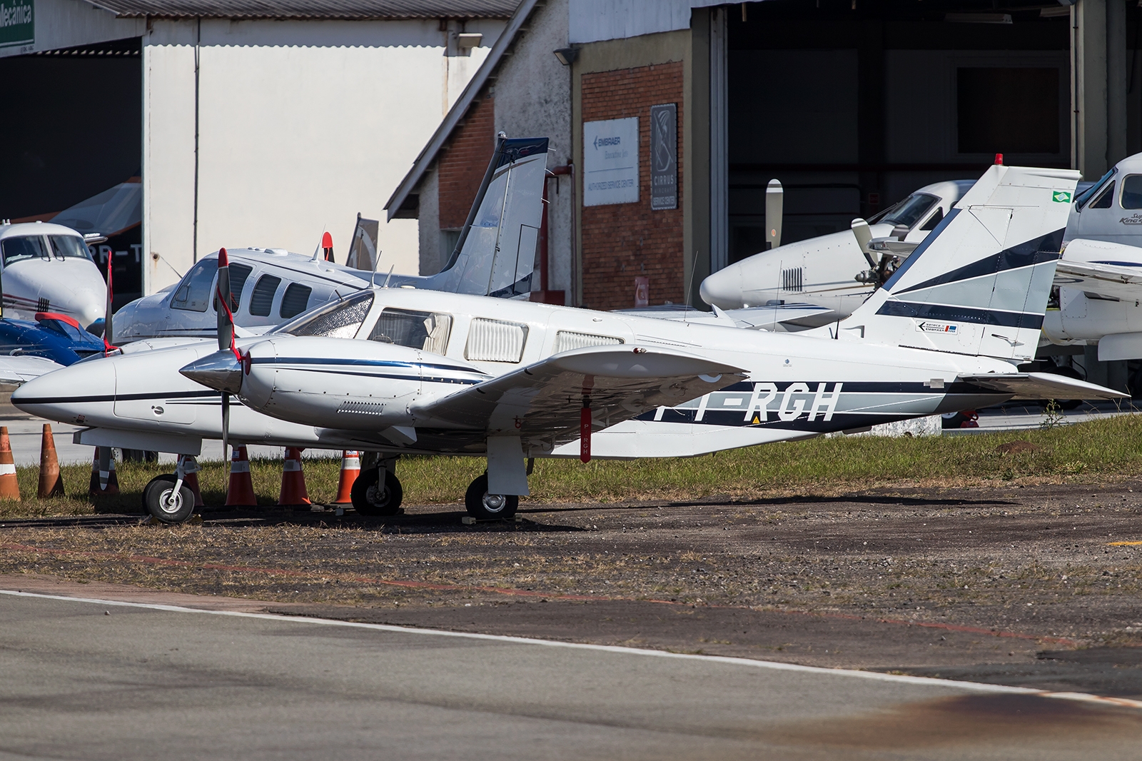 PT-RGH - Embraer EMB-810 Seneca II