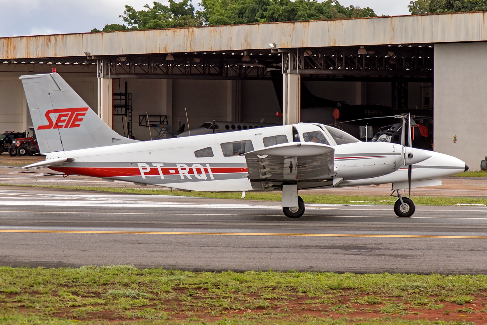 PT-RQI - Embraer EMB-810D Seneca III