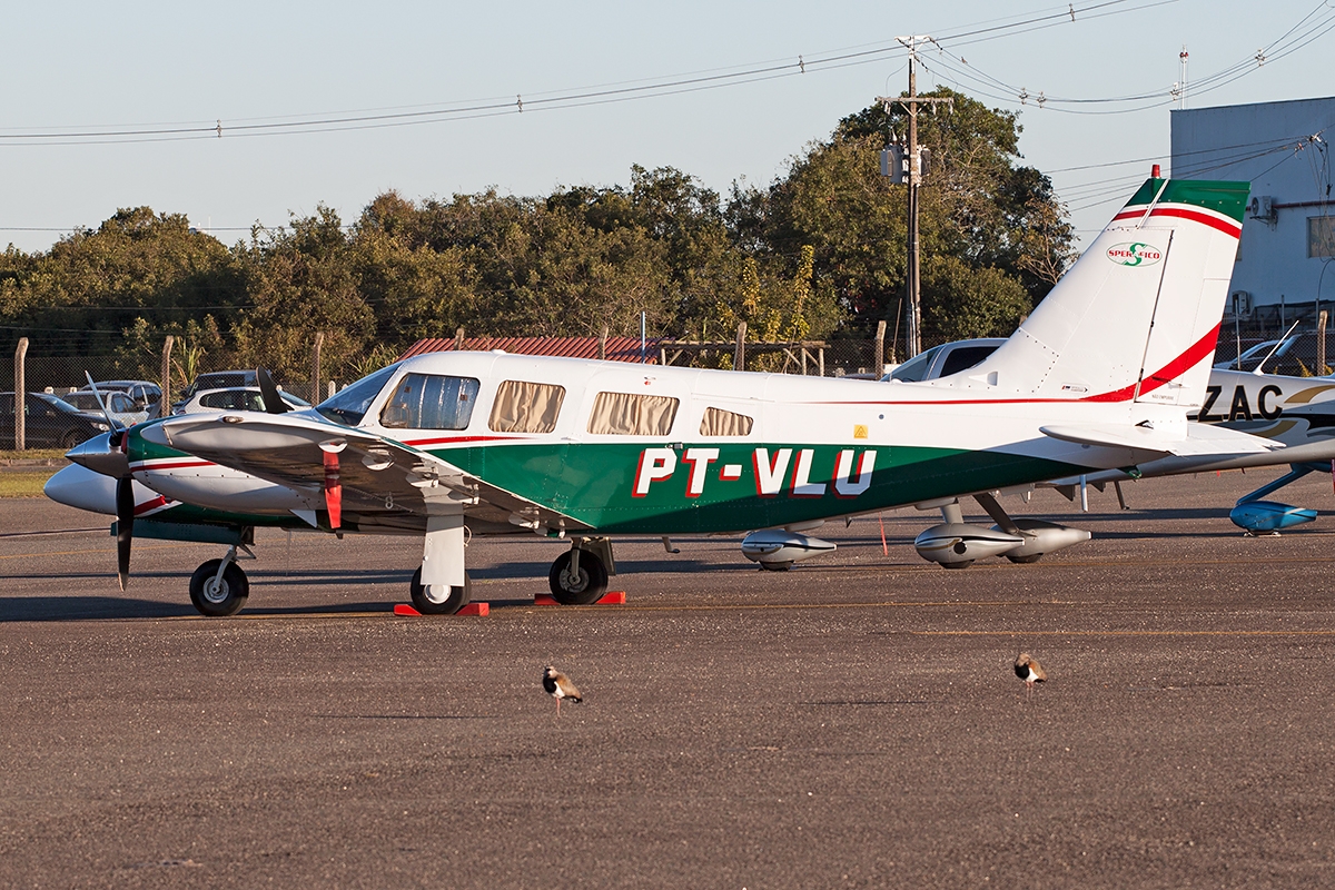 PT-VLU - Embraer EMB-810D Seneca III